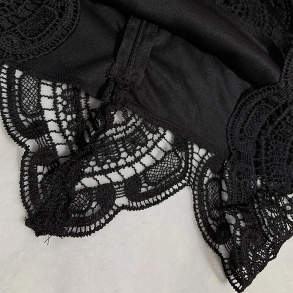 Crochet Top Lace Blouse Women's Rebellion Size Medium Black NWOT - Picture 5 of 8